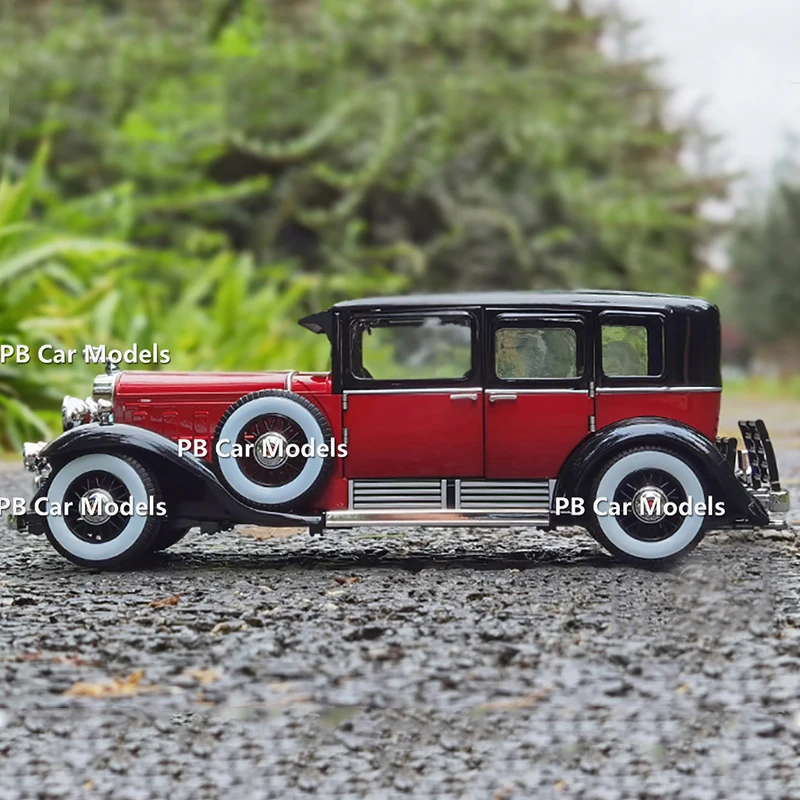 Original factory 1:18 1930 V16 Series 452A vintage car model car model