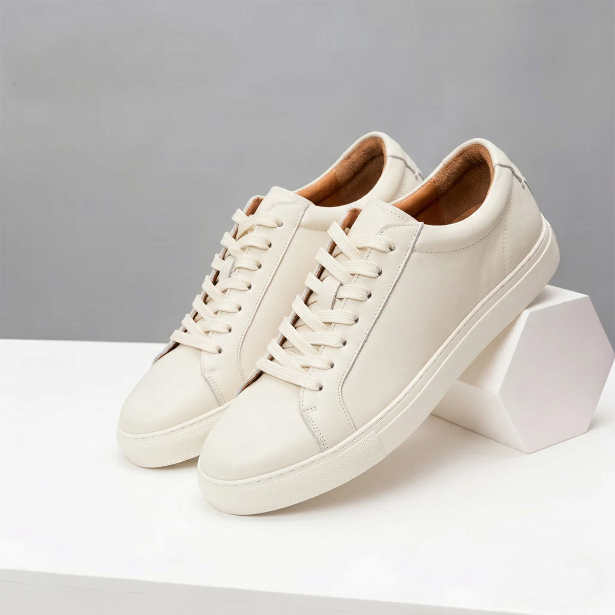 

Men's Genuine Leather Casual Sneakers, Simple and Versatile, Breathable Men's White Shoes, Men's Flat Shoes