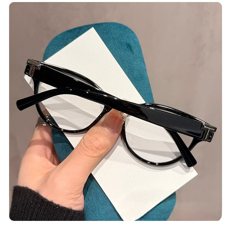 Neue Sonnenbrille im Cat-Eye-Stil mit T-förmigen Bügeln und kleinem Duft für Damen DS-8820 – Detail 19
