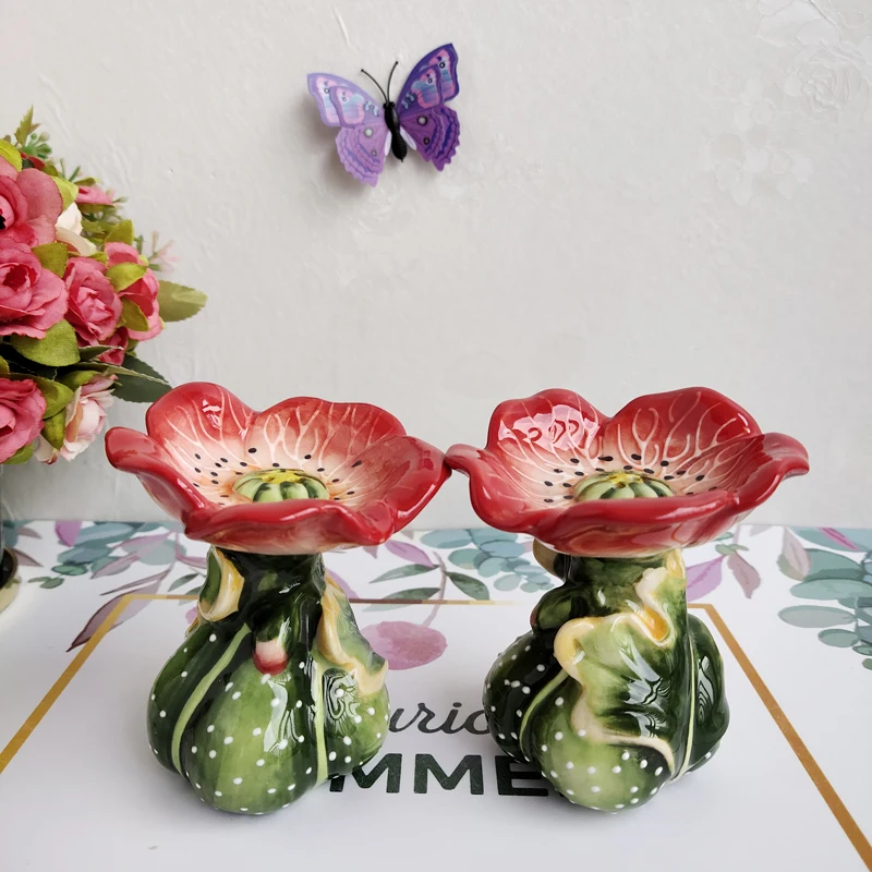 

European hand painted underglaze color rich flower ceramic seasoning bottle table ornaments salt and pepper shakers spice jars