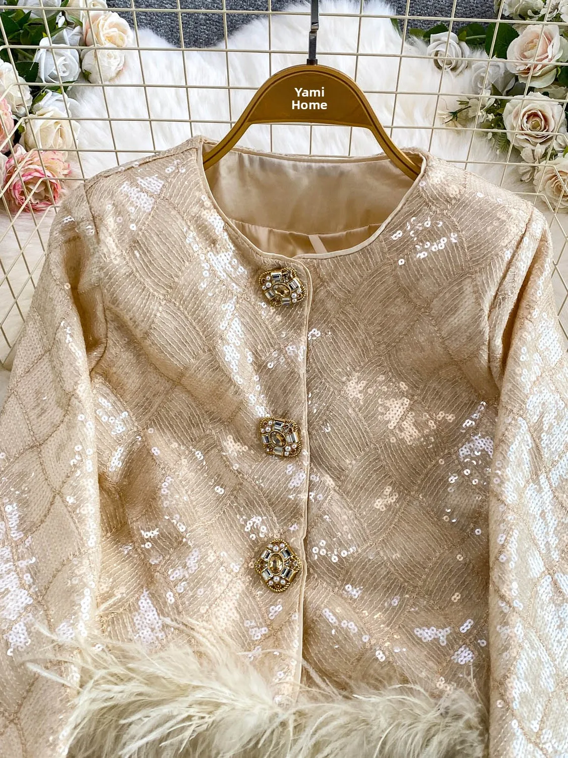   여성용 글리터 패치워크 재킷 독특하고 아름다운 패셔너블한 헤비 엠벨리먼트 메탈 버튼 코트