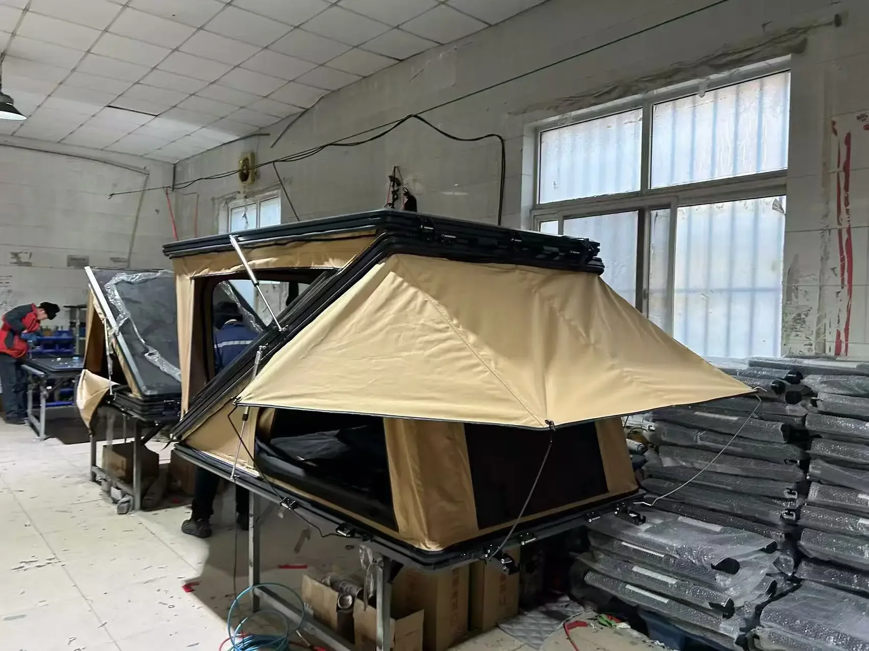 Z-Shaped Triangular SUV Roof Tent 2-3 People Outdoor Camping Aluminum Alloy Four Corner Tent for Pickup Truck Wrangler Pao