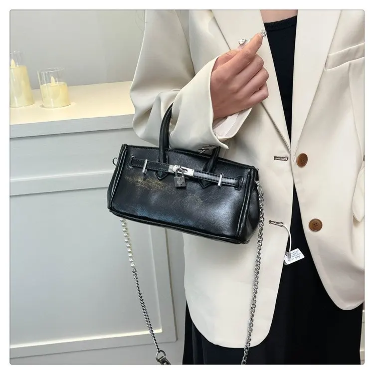 

Classic Leather Tote Bag for Ladies, Luxury Brand Popular, Elegant Women Handbag By Renowned Designer Style