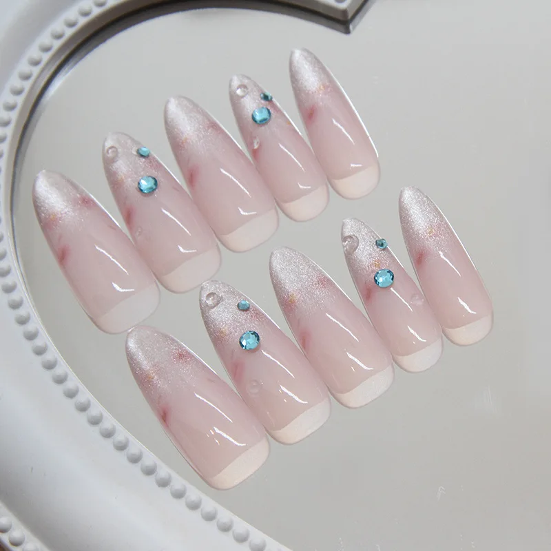 24PCS Diamond Cat Eye unghie finte con Design glitterato Flash Round Nails Press on Nails indossabile Gradient False Nail Long Almond