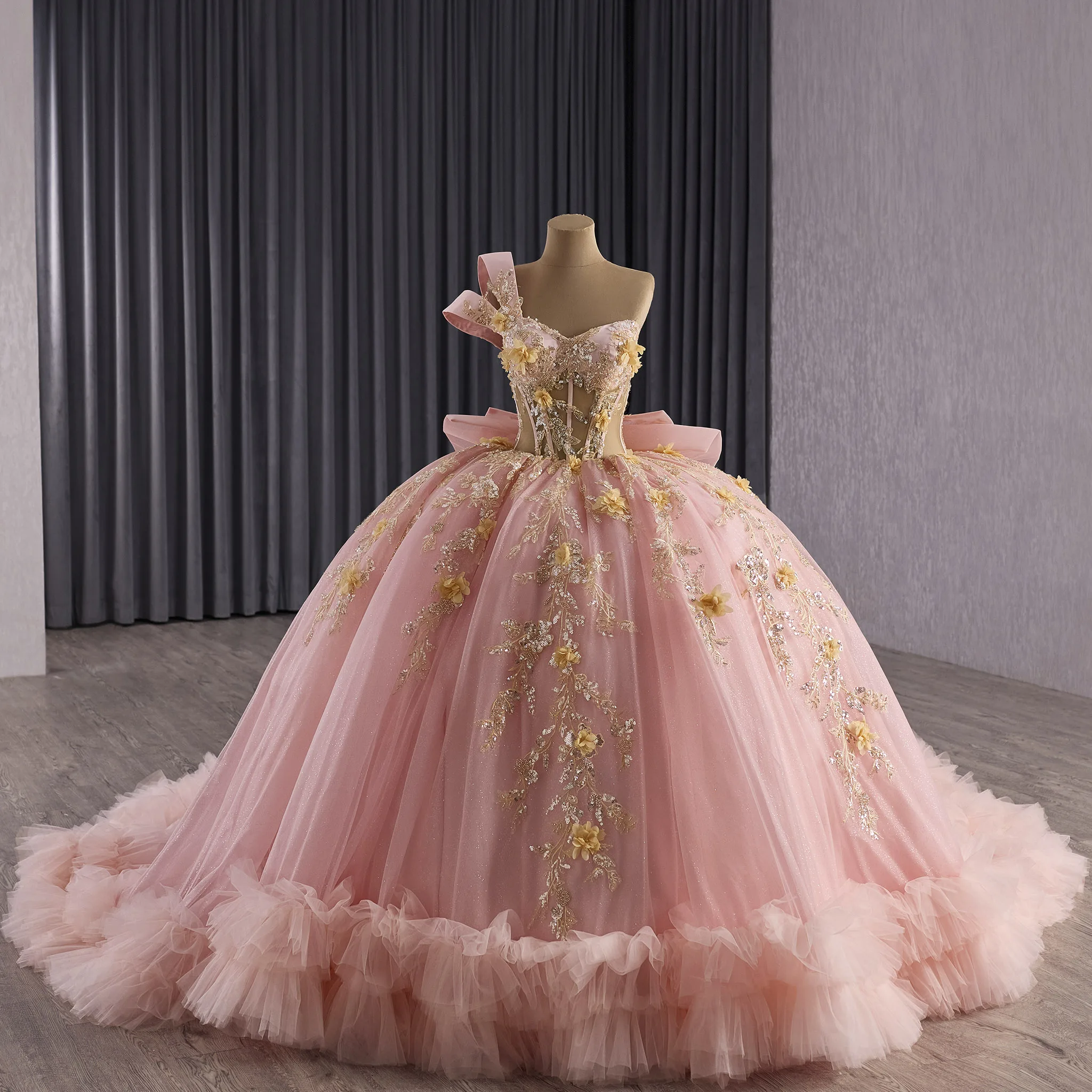 

Платье Rosymae Quinceanera на одно плечо с пышными румянами для милых девочек 15/16, блестящий прозрачный сетчатый лиф с пришитыми вручную бусинами и цветами
