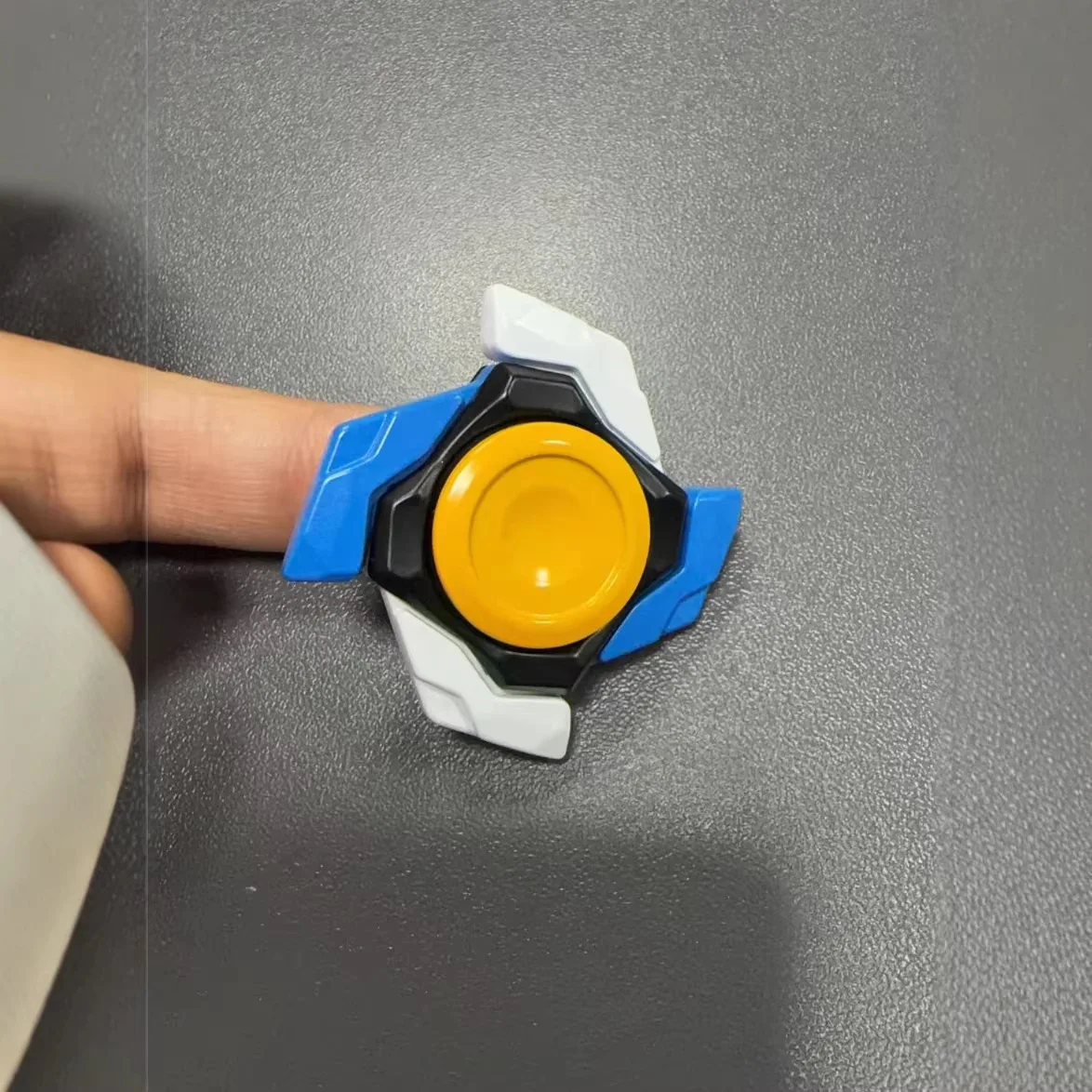 New Mecha Finger Spinner Adult Fidget Portable Decompression EDC Metal Armor-Splitting Gyro Anti Stress ADHD Fidget Spinner Toy