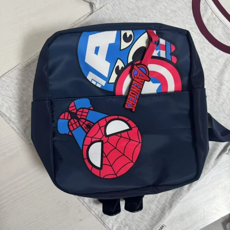 Mochila Spiderman animada dos desenhos animados da Marvel, moda versátil para homens e mulheres, leve e conveniente para transportar livros