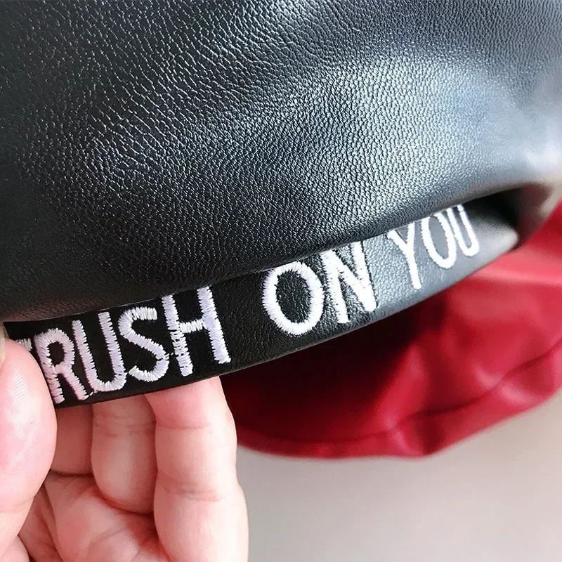 Baskenmütze Damen Frühling und Herbst neue bestickte Buchstaben Pu Leder flache Zylinder japanische und koreanische Street Fashion Spitze Hut – Detail 7