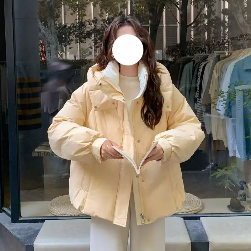 

Розовая женская парка с карманами, вырезом на спине, естественной талией, узкими складками, не мнущаяся, с приталенным силуэтом, в морском стиле