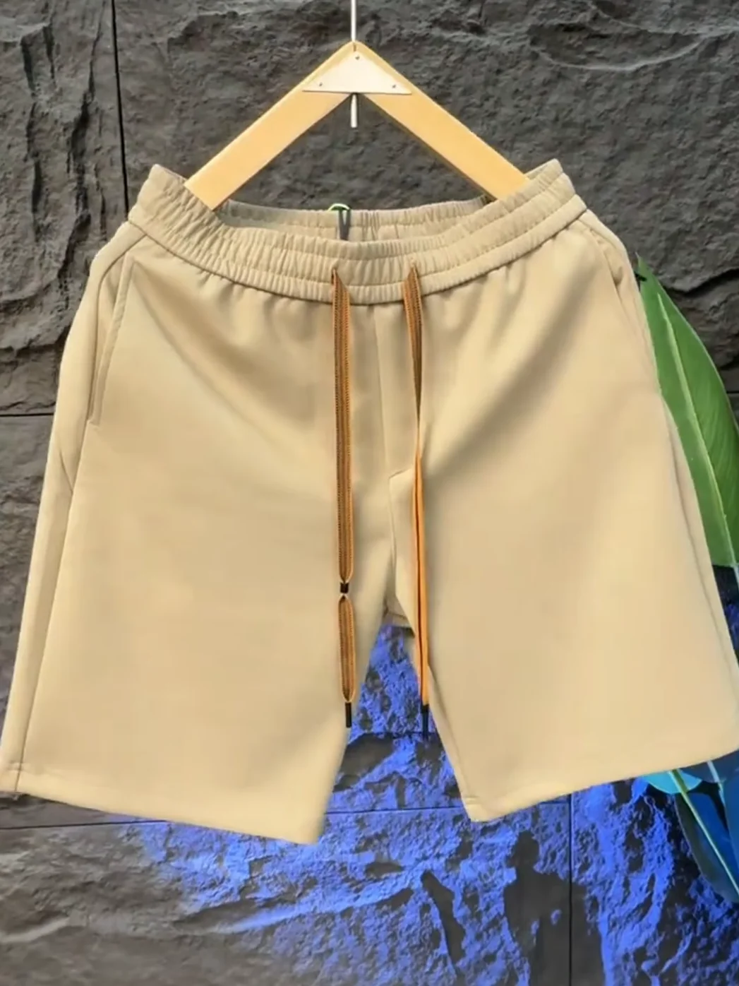 

New Summer Men's orts Comfortable High Quali Faion Versatile Haome Trendy High-End European Sle Youthful Energy