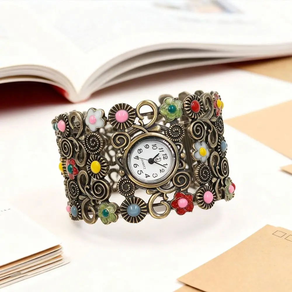 

Элегантные женские винтажные часы из сплава с резным цветочным узором, часы-браслет с резными цветами для девушек
