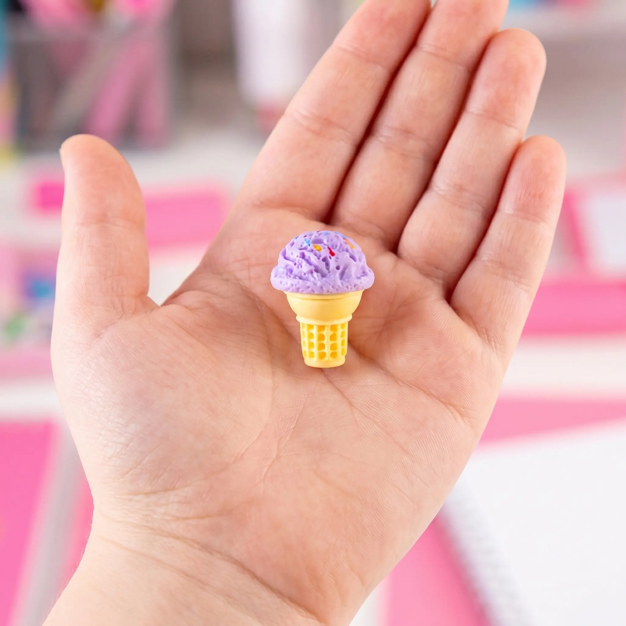 24Pcs Simulation Ice Cream Miniatures Resin Mini Dessert Ornament for Mini House Decoration Miniature Kitchen Food Prop