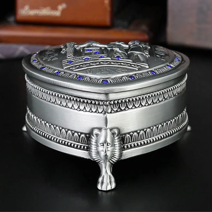 Ancient Egyptian Style Metal Jewelry Box Vintage Heart-Shaped Small Storage Box Suitable for Birthday Wedding
