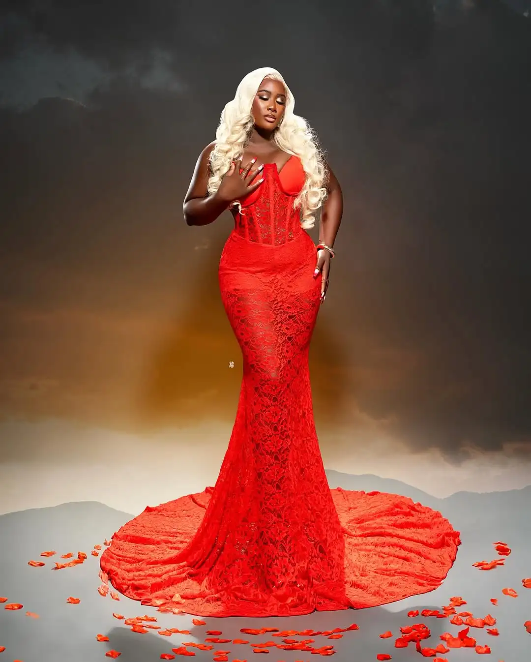 Charme Rote Spitze Meerjungfrau Abendkleider Aso Ebi Schatz Spaghetti Strap Lange Party Kleider Angepasst Runde Zug Robe de mariée