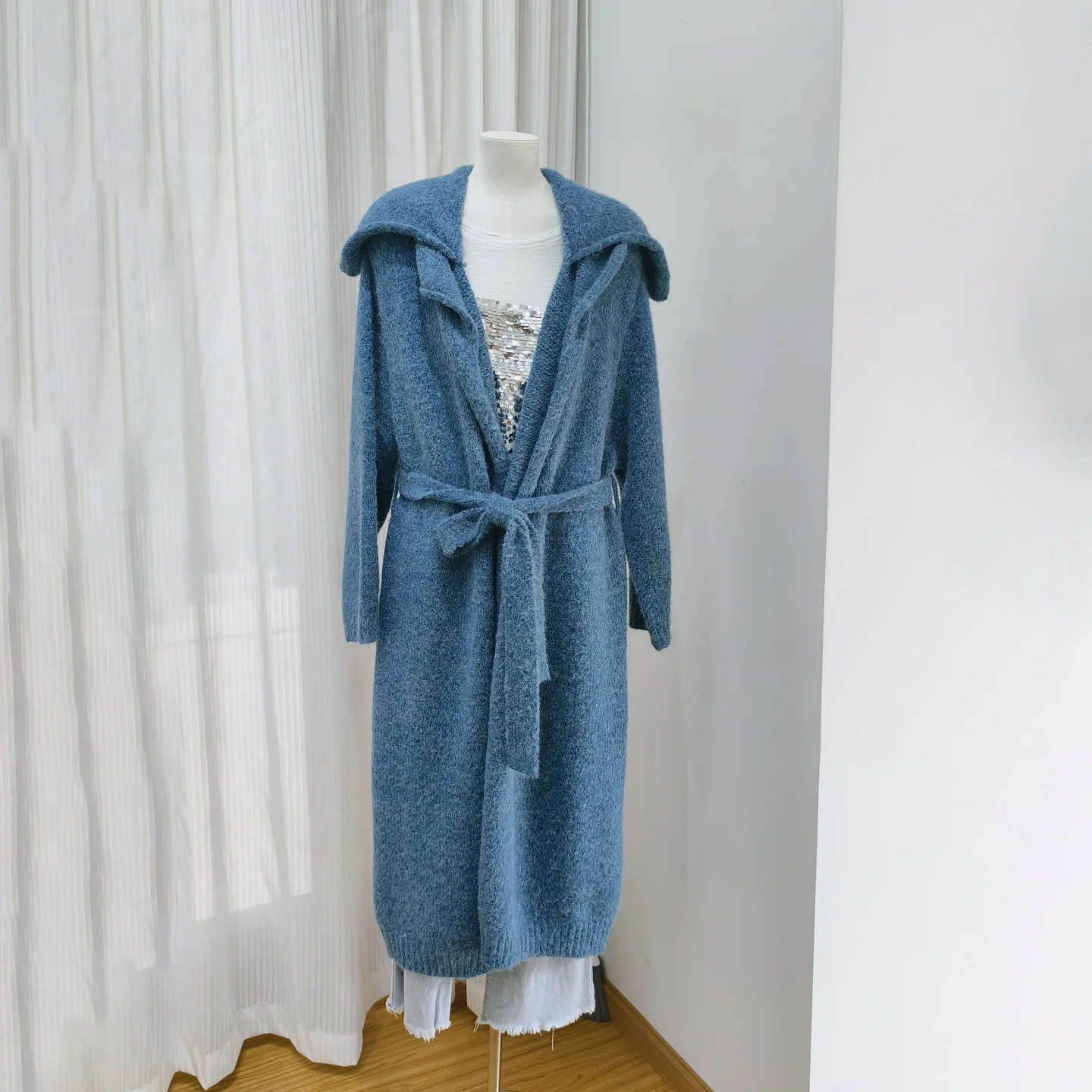 

Korean Style Warm Vintage White Long Cardigan For Women With Belt Long Hooded Coat Women's Soft Lady Outwear Elegant Lapel Sweat