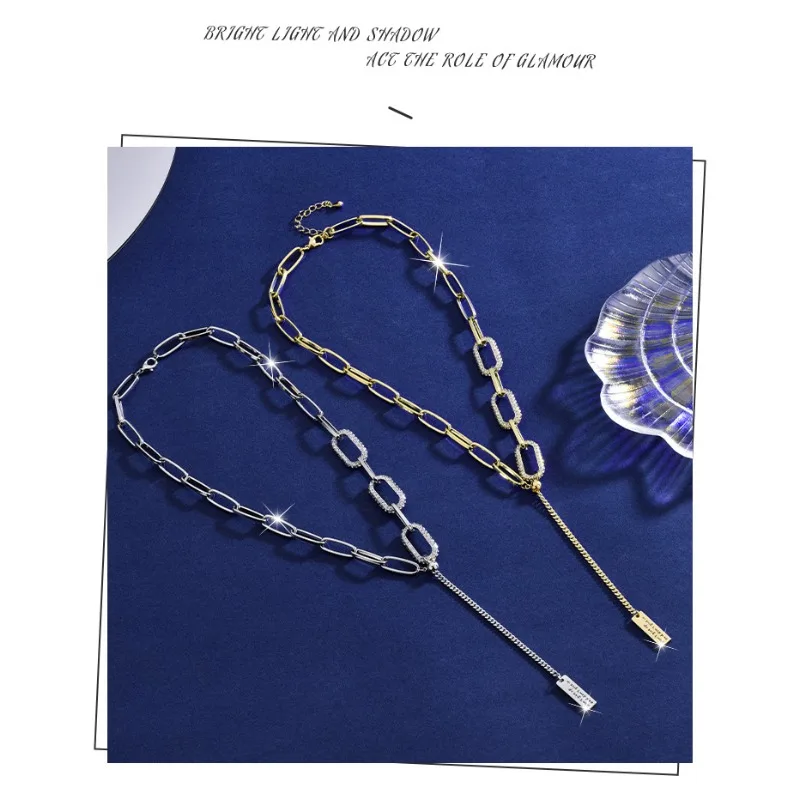 

A 2025 geometrically connected heart-shaped women's necklace and a fashionable multi-purpose sweater chain
