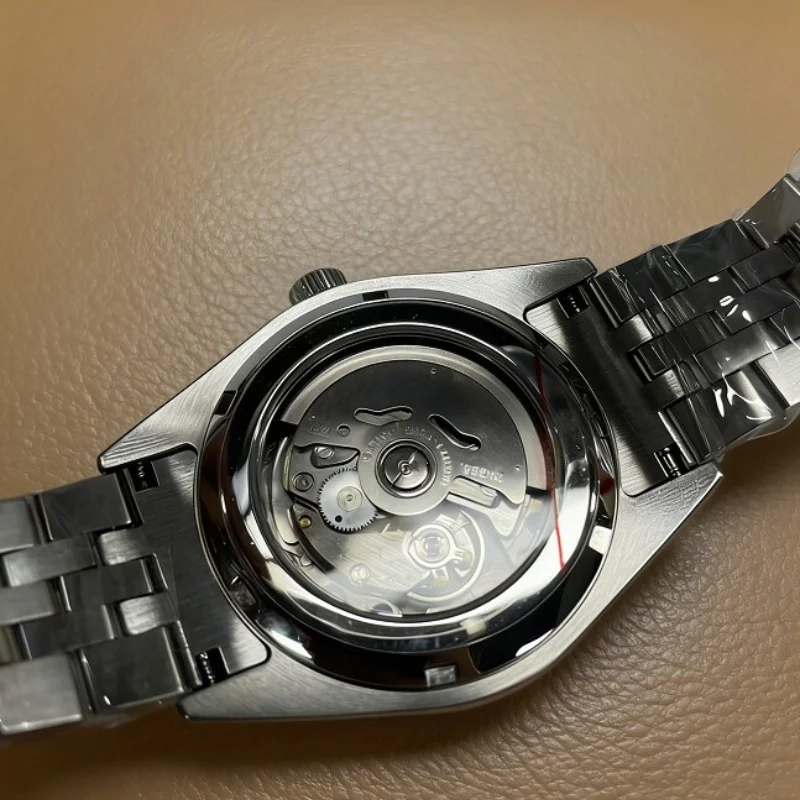 Automatic Mechanical Watch with Steel Case 40mm Diameter 11.5mm Thickness NH35 Japanese Movement Calendar luminous Feature 5ATM