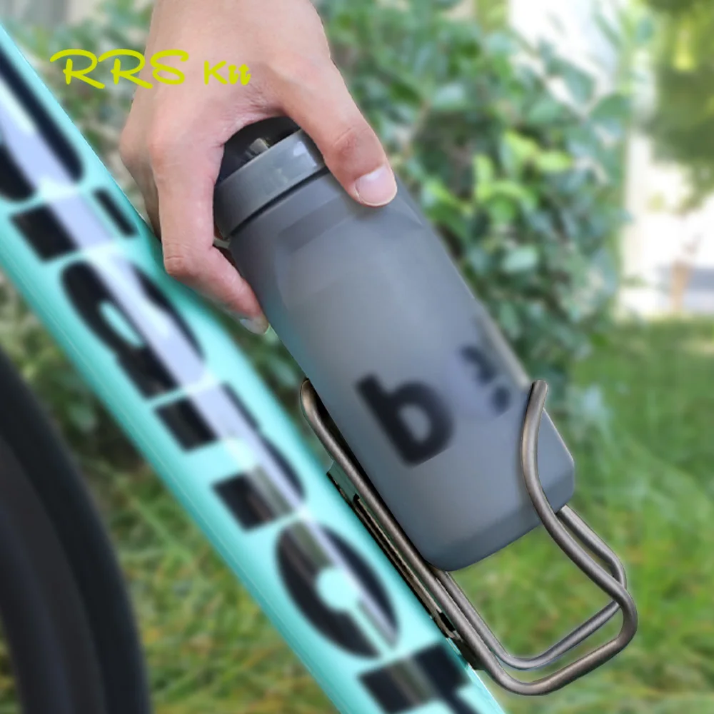 RRSkit Koszyk na bidon ze stopu tytanu Uchwyt antykorozyjny Stojak na czajnik rowerowy Lekki uchwyt na bidon rowerowy Akcesoria rowerowe