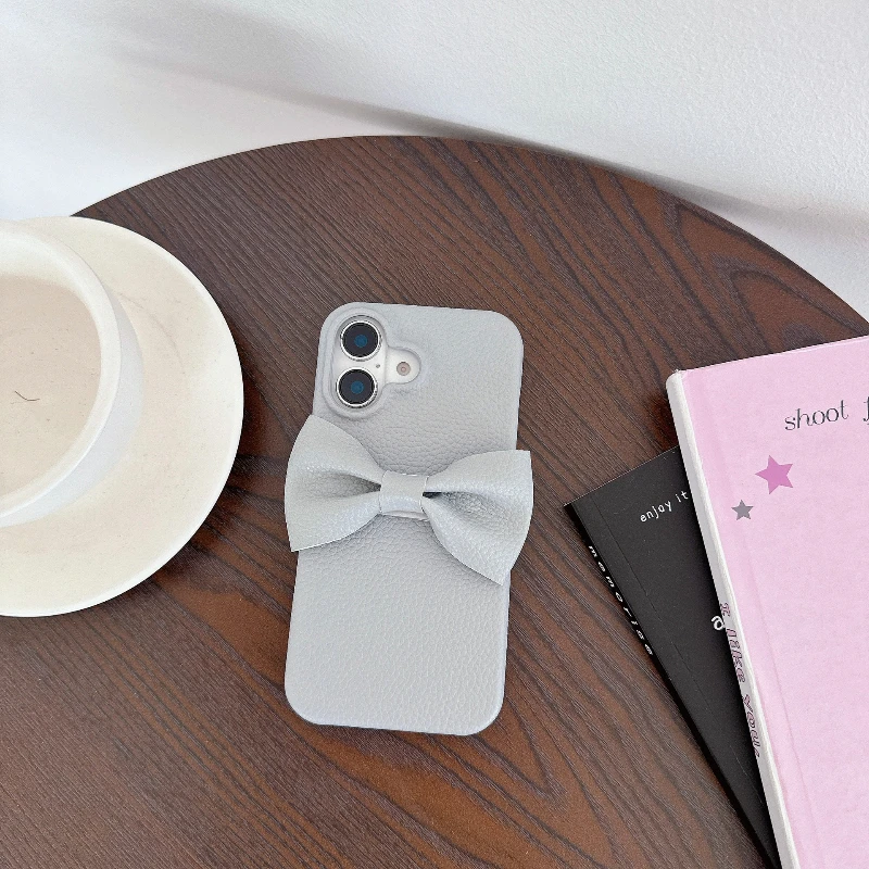 

Lychee Patterned Temperament Bow Suitable for iPhone 16 Pro/15 Promax/14 Plus13pro12mini 11proHolder Phone Case Protective Cover