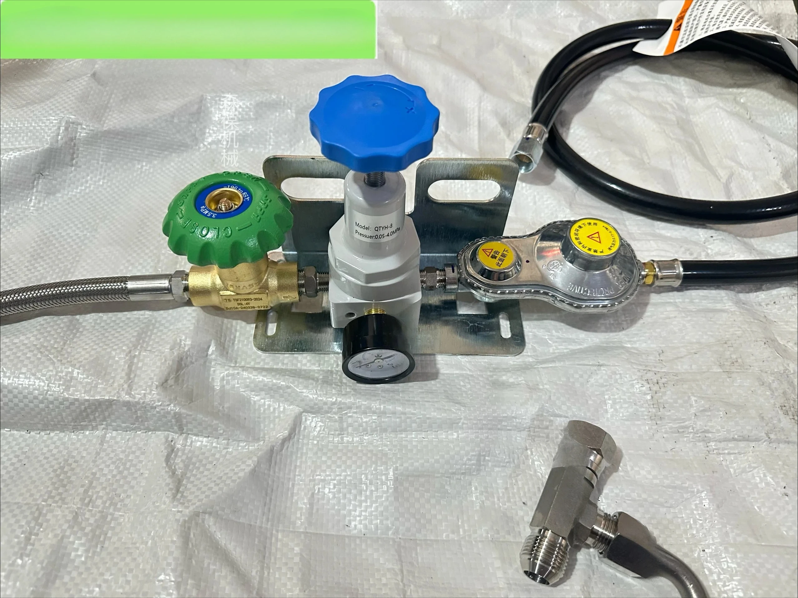 

24VLNG natural gas parking generator air conditioner truck special gas pipeline fittings Daquan oil to natural gas