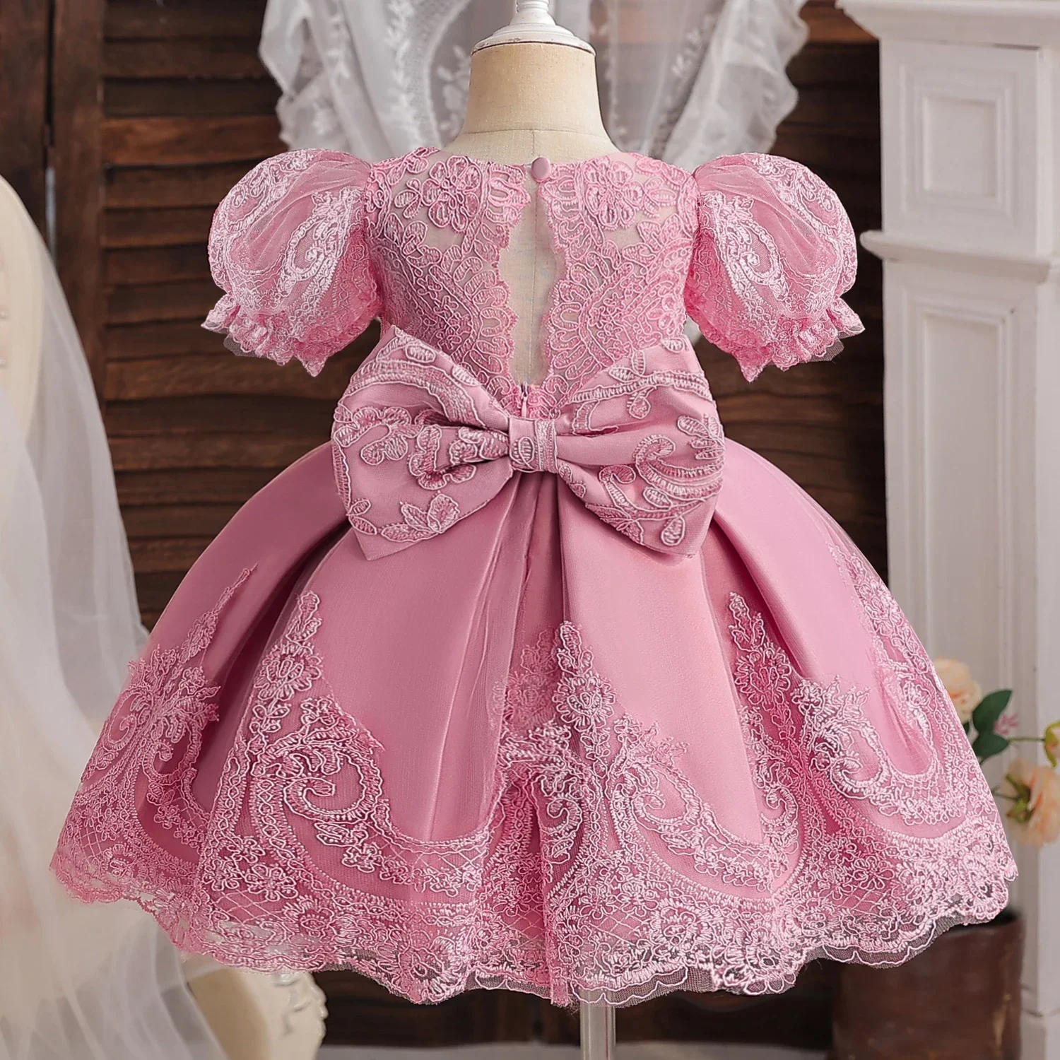 Baby Bow Birthday Princess Dress Elegant Girl Embroidery Flower Beaded White Baptism Tutu Gown Kids Formal Evening Party Costume