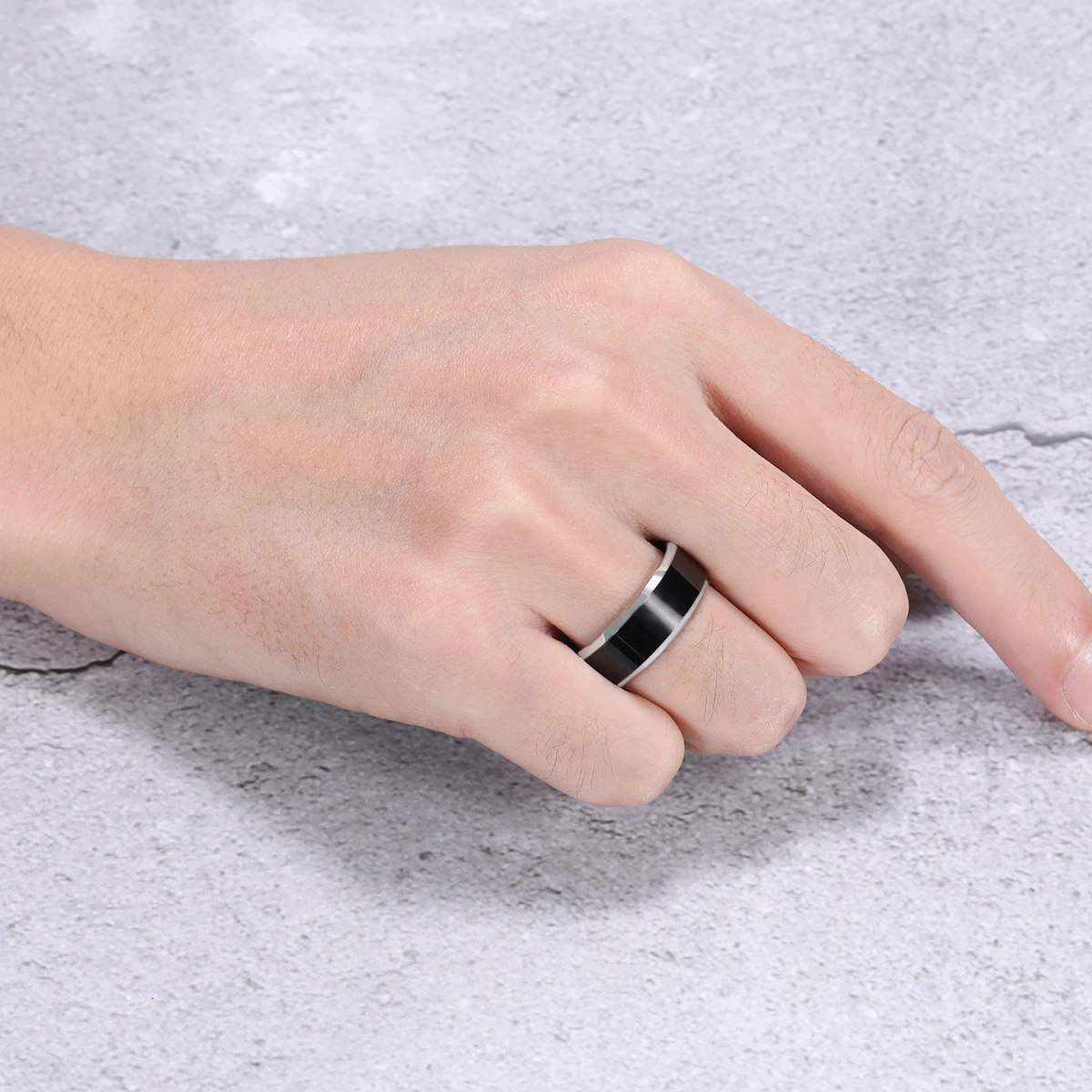 Fashion Charm Jewelry Ring for Men Women Stainless Steel Black Rings Wedding Engagement Band Quality Matte Male Jewelry