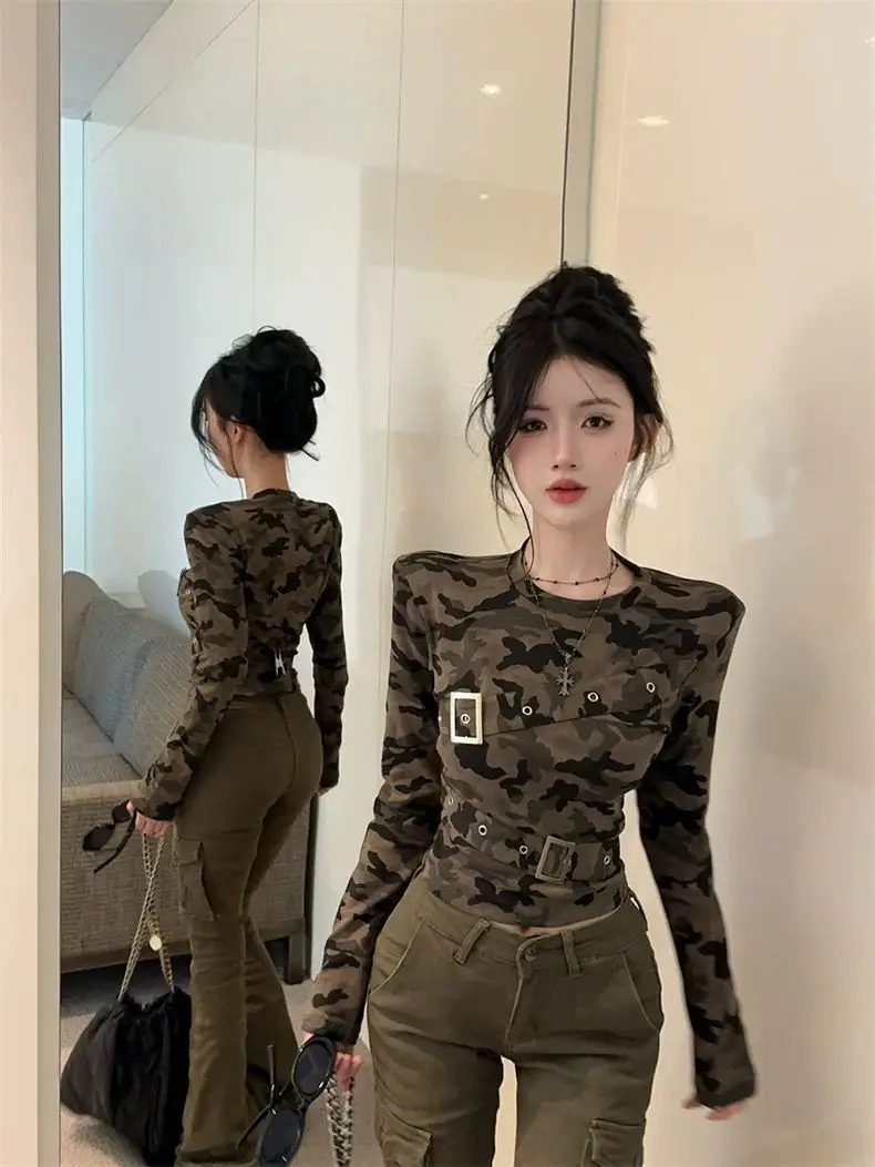 Taktische Camouflage Langarm-T-Shirts für Damen Herbst Coquette Sexy Y2K Top mit Gürtel Trendige Mode Übergroße Figurbetonte Basic-Tees – Detail 5