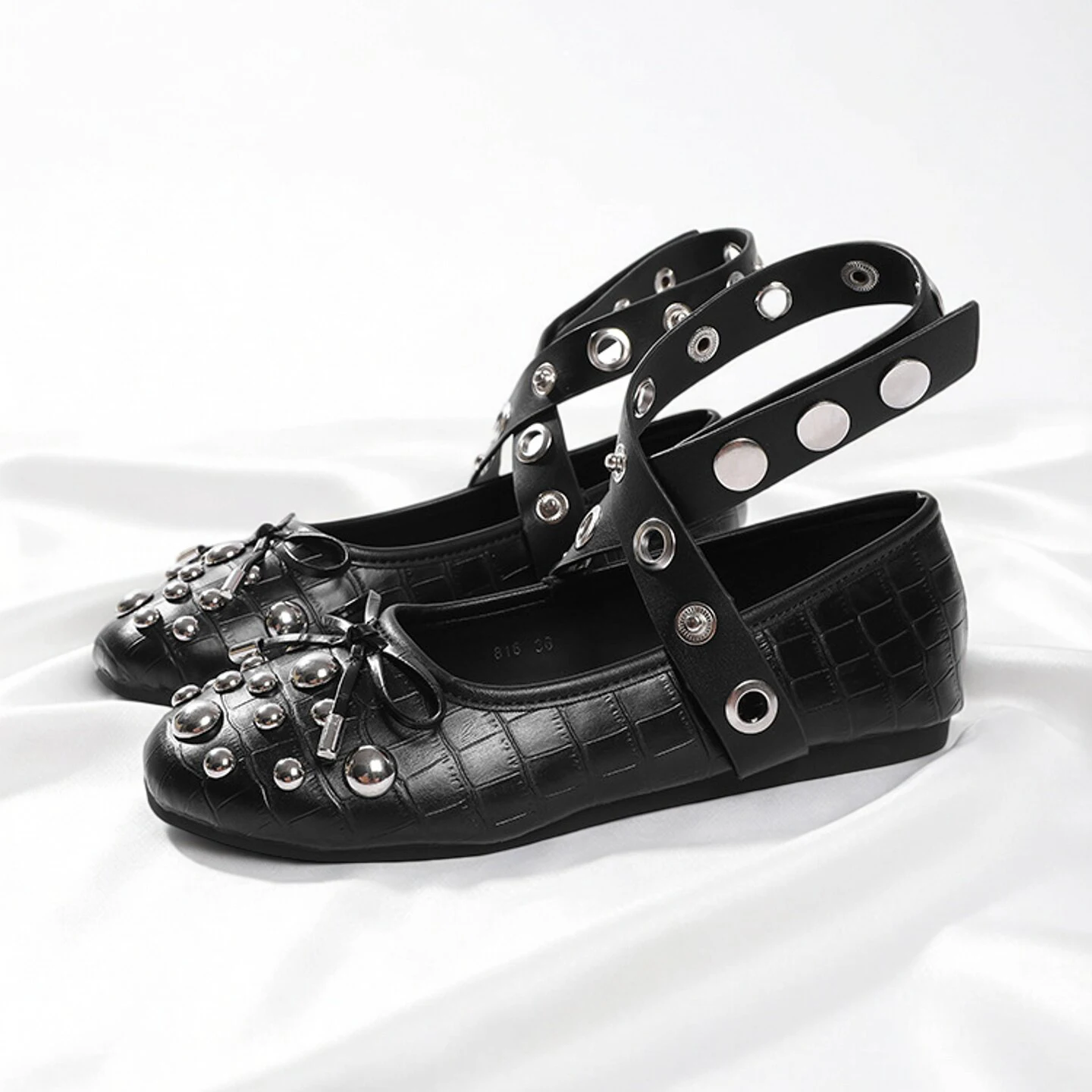 

Fashion Rivet Bow Decoration Ballet Flats Women Punk Style Soft Leather Strap Mary Jane Shoes for Women Cozy Dance Casual Shoes