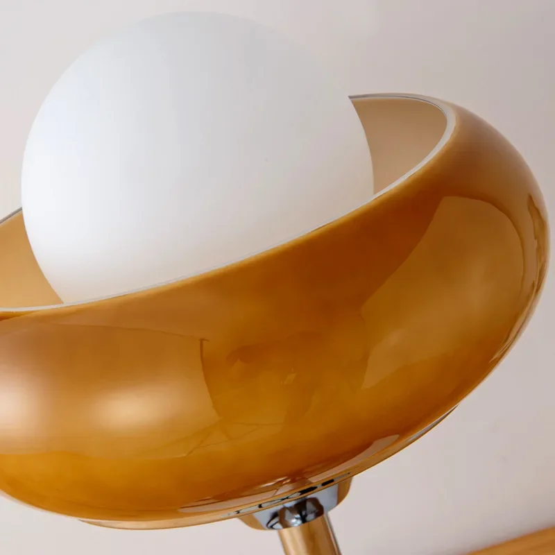 Imagem -06 - Retro Amarelo Creme Egg Tart Table Light Lâmpada Bauhaus Moderna Quarto e Cabeceira Estudo e Sala de Estar Guzzini Designer