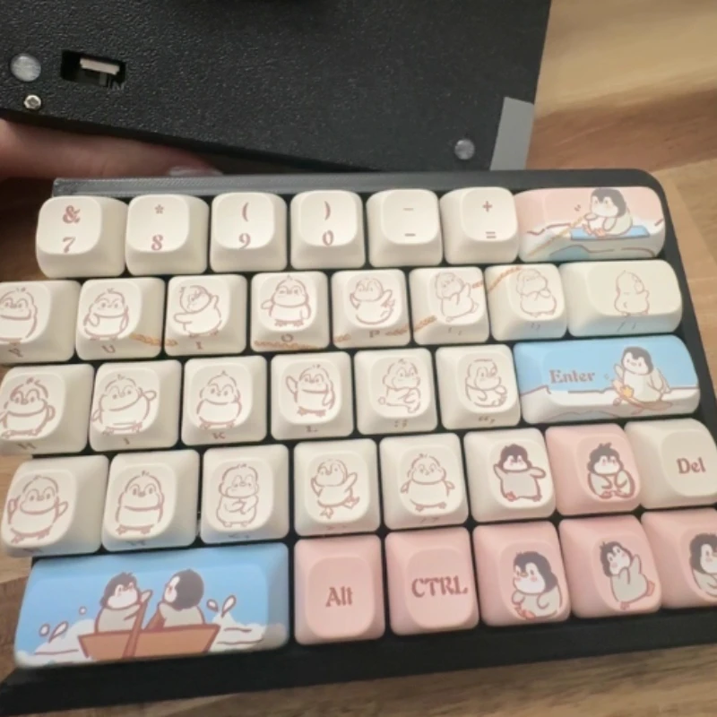 W64 Wireless Split Keyboard Hot-Swappable VIAL Customizable Left-Shifted Layout Wireless Connection Ergonomic Typing Peripheral