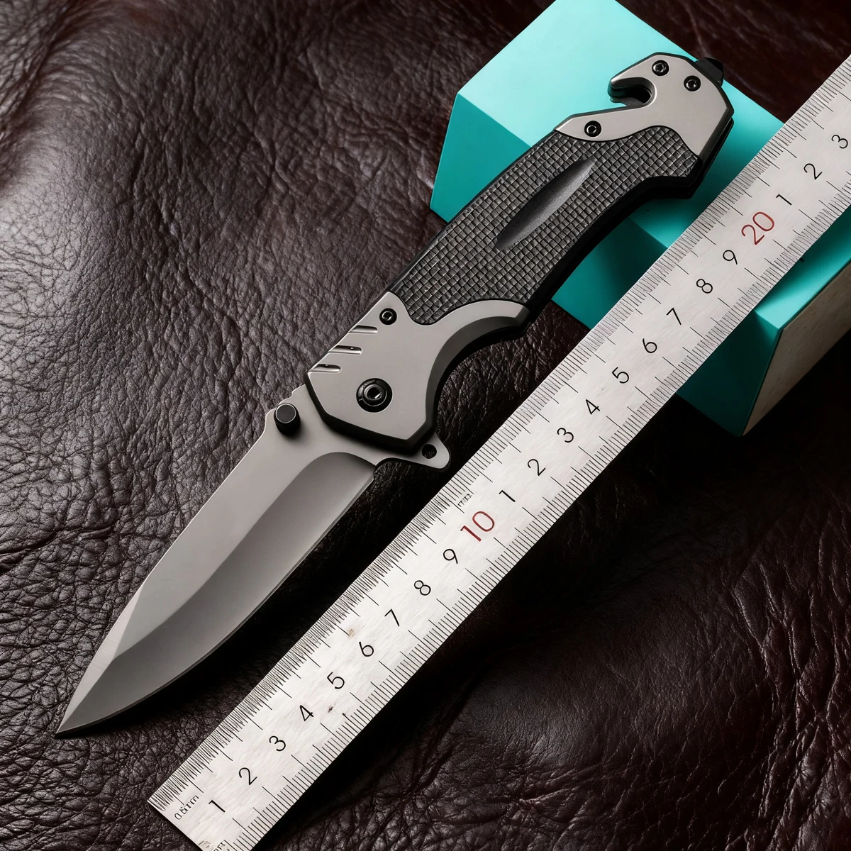 Multi functional sharp and convenient folding knife pocket knife, suitable for wilderness survival, camping, fishing, hunting