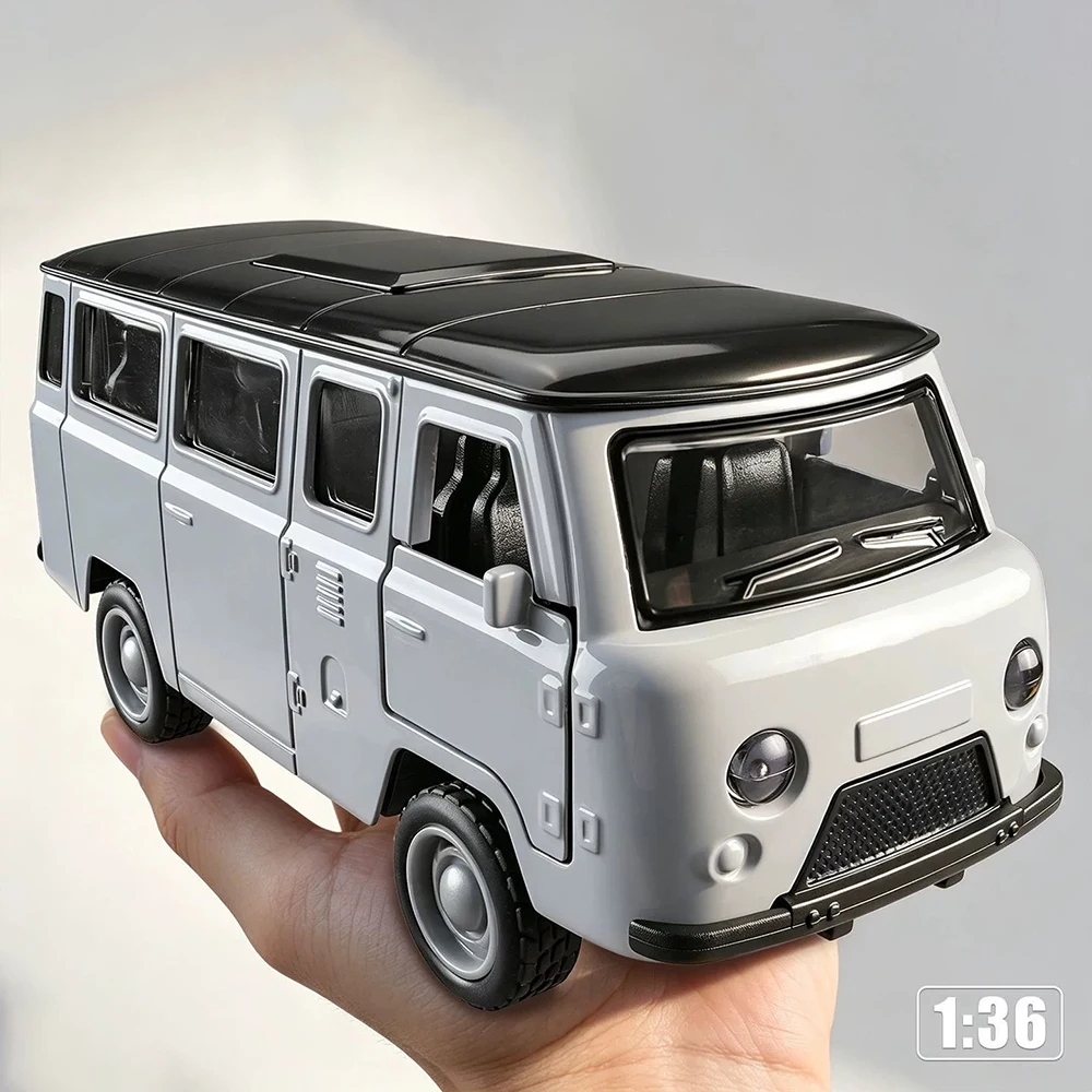 1:36 UAZ TRAVELER Retro MPV Automodell Spielzeug aus Metall, Druckguss, Rückziehfunktion, sturzfest, Geländewagen, interaktives Spielzeug für Kinder, Geschenke