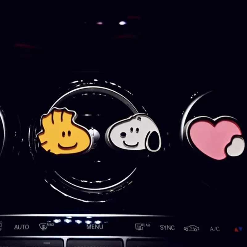 Snoopy-Colgante de Perfume para coche, ambientador de fragancia para mujer, botella difusora de Perfume de vidrio vacío de dibujos animados, decoración de aromaterapia