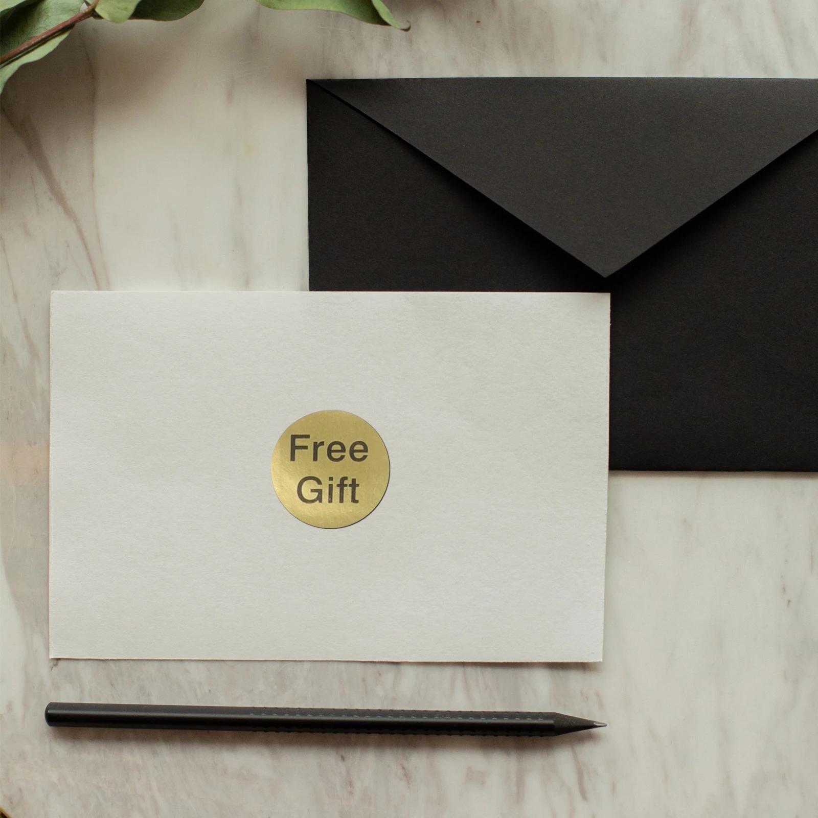 

500 pcs Giveaway Stickers Adhesive Customer Appreciation Labels Free Gift for Business Supermarket Packaging Decor