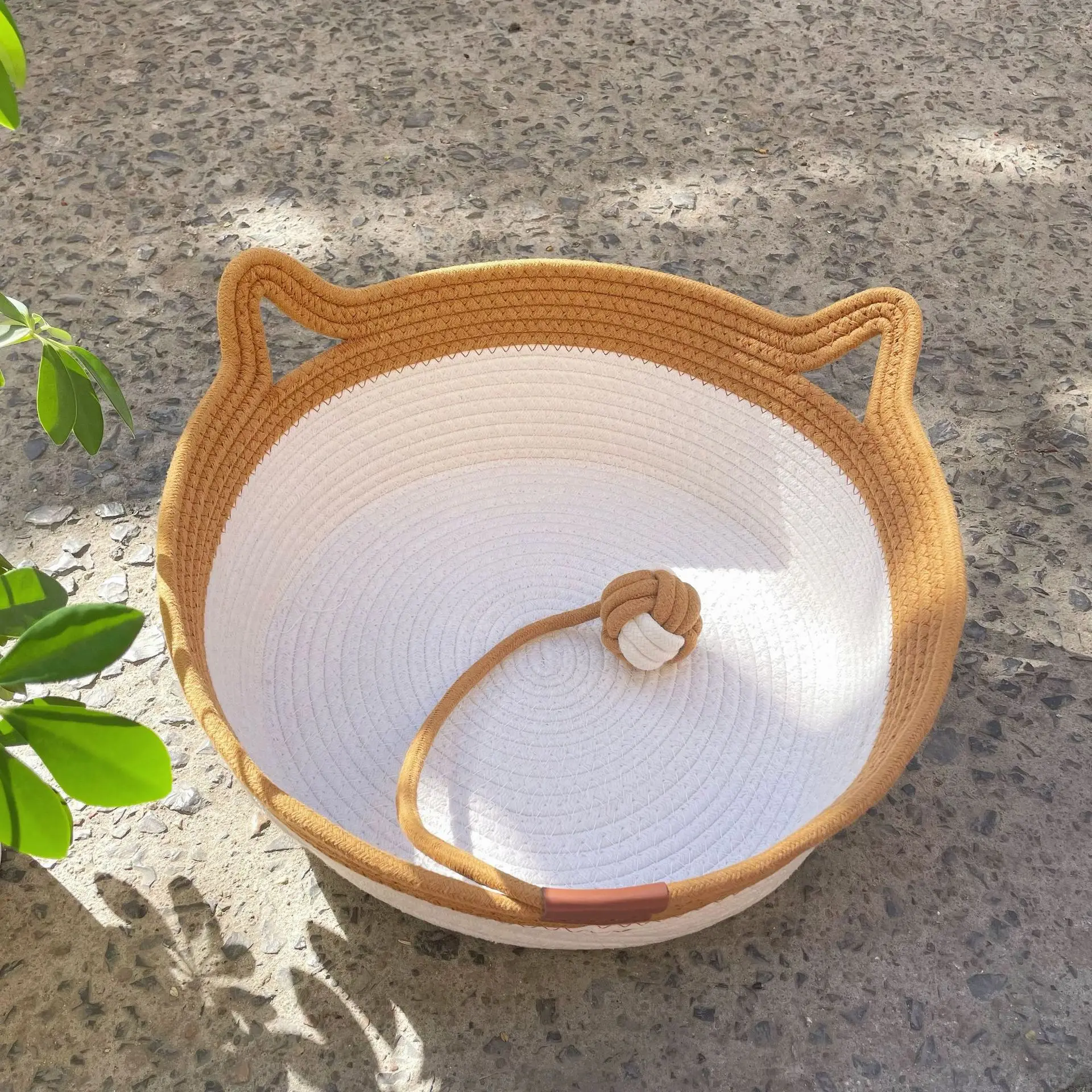 Summer cool cat 2 in 1 Scratching bed Hand woven Cotton Rope Pet Nest basket with pet ball pet toys washable Cat Cave Bed