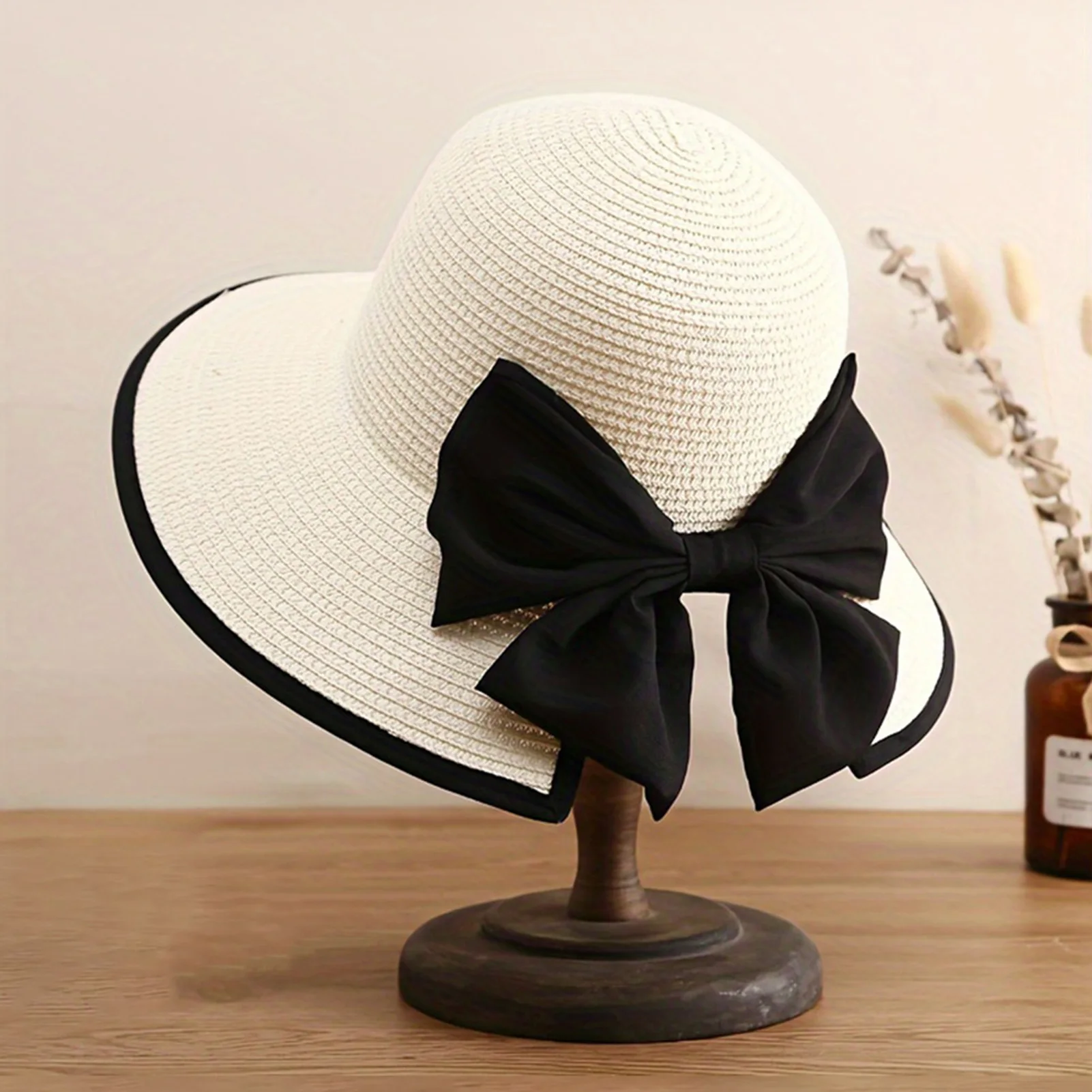 قبعة نسائية واسعة الحواف من القش مع عقدة على شكل فيونكة صيفية من القش قبعة الشمس لقضاء العطلات على الشاطئ وقبعات للحماية من الشمس للتصوير الفوتوغرافي للسفر في الهواء الطلق