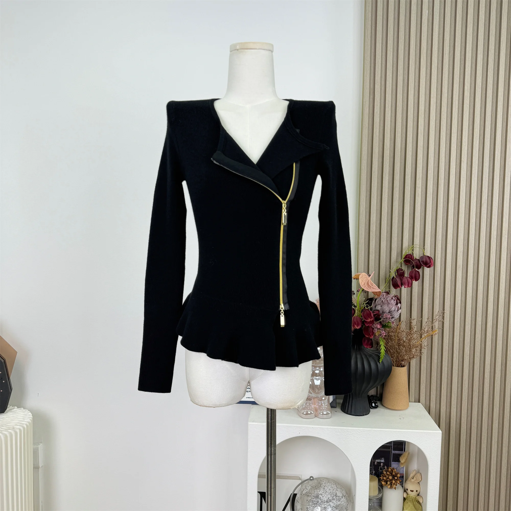 سترة نسائية محبوكة كلاسيكية Y2K ملابس الشارع الشهير مع سحاب سترات ضيقة لخريف 2025 سترة هاراجوكو غير رسمية على الموضة معطف F327