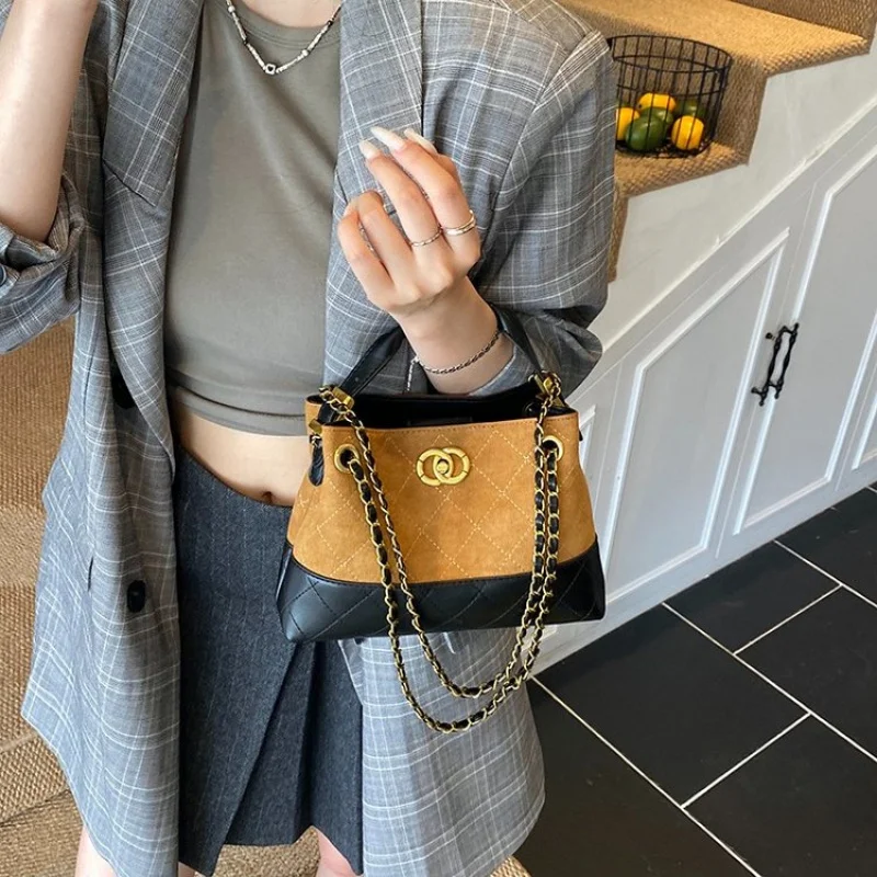 

Trendy Commuter Crossbody Bag For Women Luxury Leather Handbag Practical Elegant Design