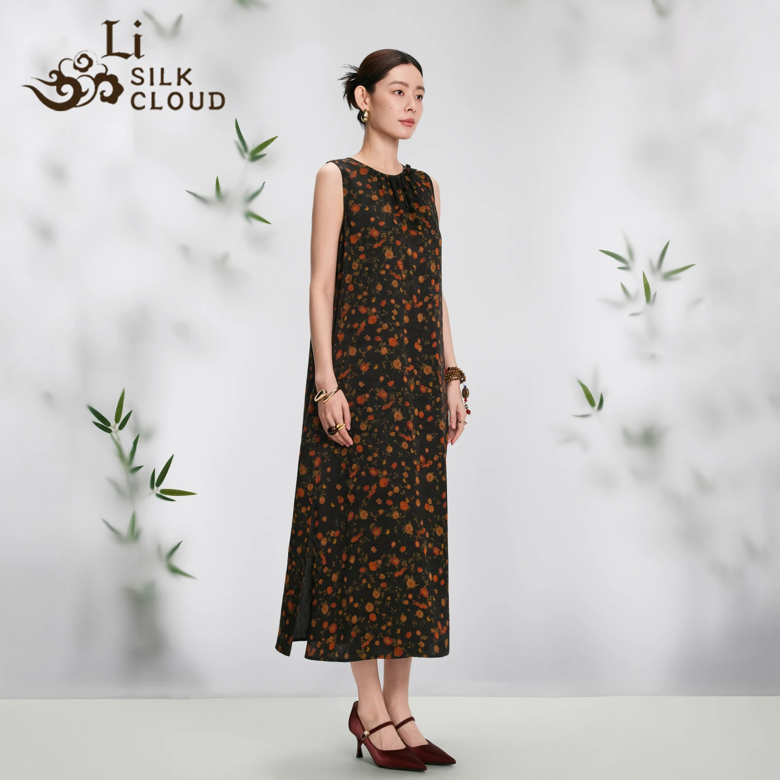 LI SILK CLOUD xiangyunsha Dress，Skin-Friendly Silk Fabric, Ditsy Floral Patterns, Elegant Guangdong Black Pearl Guangdong Gauze
