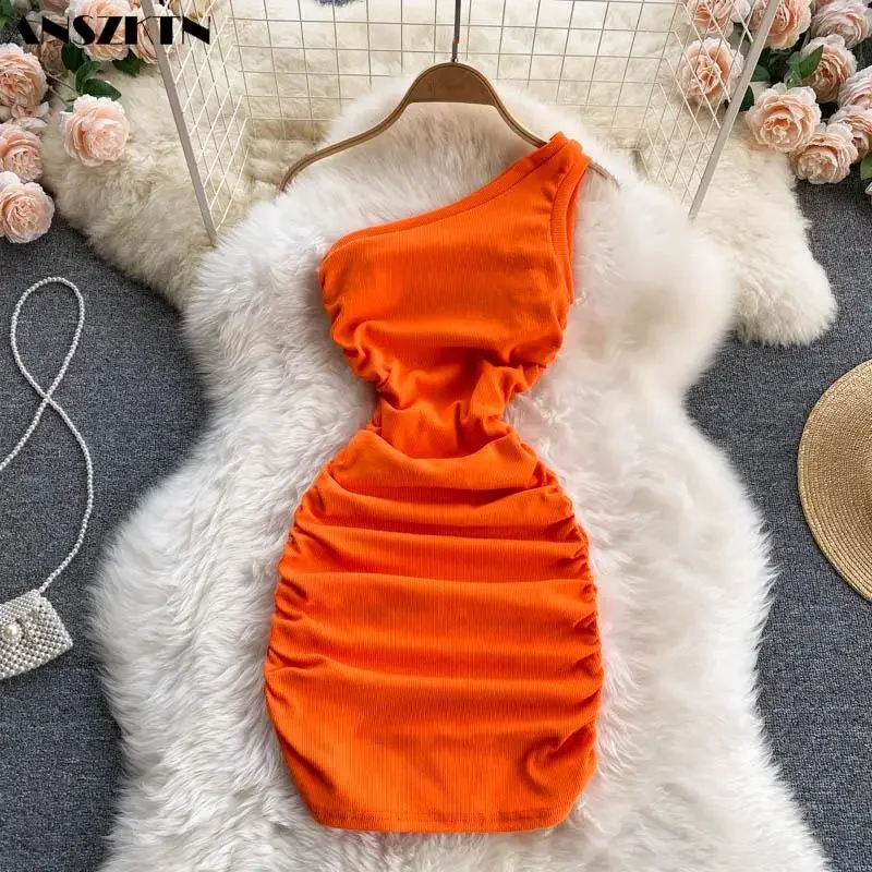 ANSZKTN nieuwe sexy schuine schouderborst pakket hippe geplooide effen kleur jurk