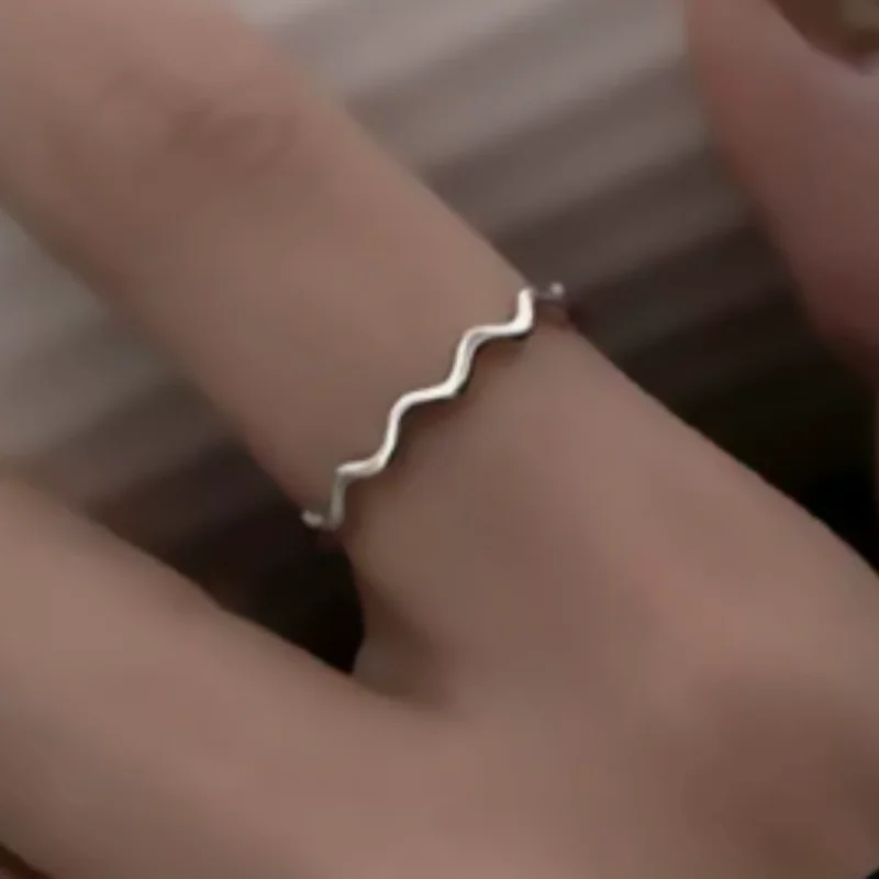 Wave simple niche trend luxury ring for women, elegant and personalized new style, high-end design accessories