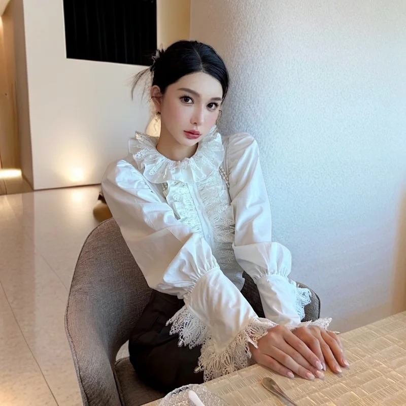 

2025 Autumn New Women's Fashion Retro Lace Splicing Hollow Palace Style Long Sleeve Shirt