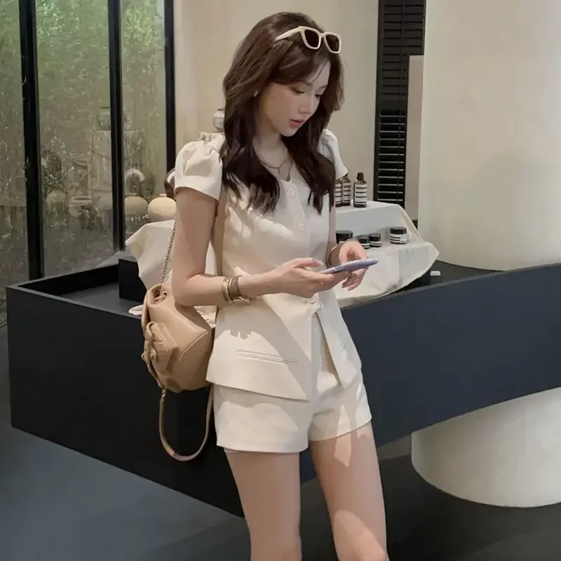 

Женские шорты для вечеринки, элегантные женские короткие комплекты в корейском стиле с v-образным вырезом, комплект из 2 предметов с курткой, легкий наряд, отпускная одежда, женская одежда 2025 г.