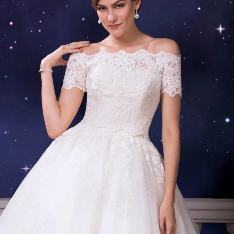 

simple ivory white V-neck Spaghetti Appliques Wedding Dresses of A-line decal Bridal Gowns Made Customized