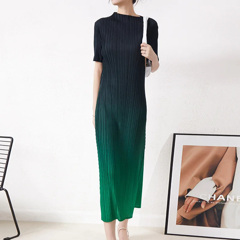 Summer Three House Pleats, High-end Feeling, Elegant Design, Gradually Changing Color, Niche Personality, Mid Length Dress