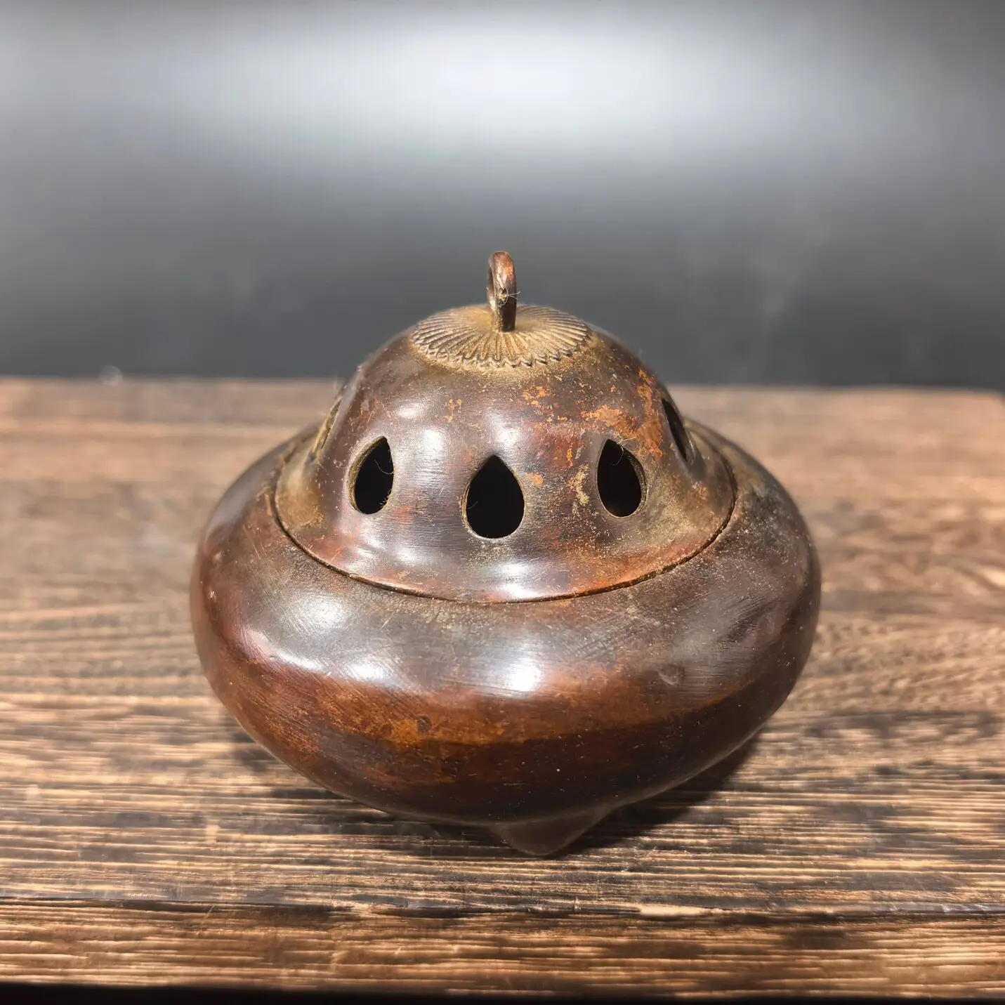 Antique pulp-coated alloy copper flying saucer burner Small incense burner Household indoor tea ceremony smoker Offering burner