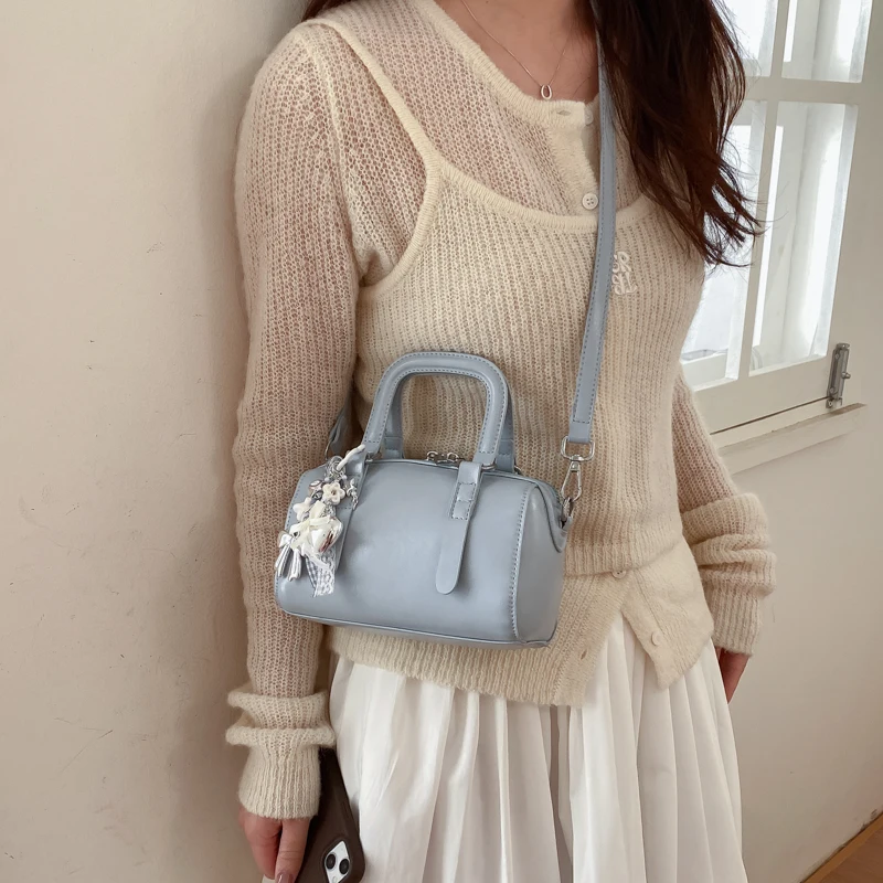 

Весенне-летняя женская сумка-подушка конфетных цветов, модная сумка через плечо, минималистичный стиль, из искусственной кожи, ручная сумка-бостон