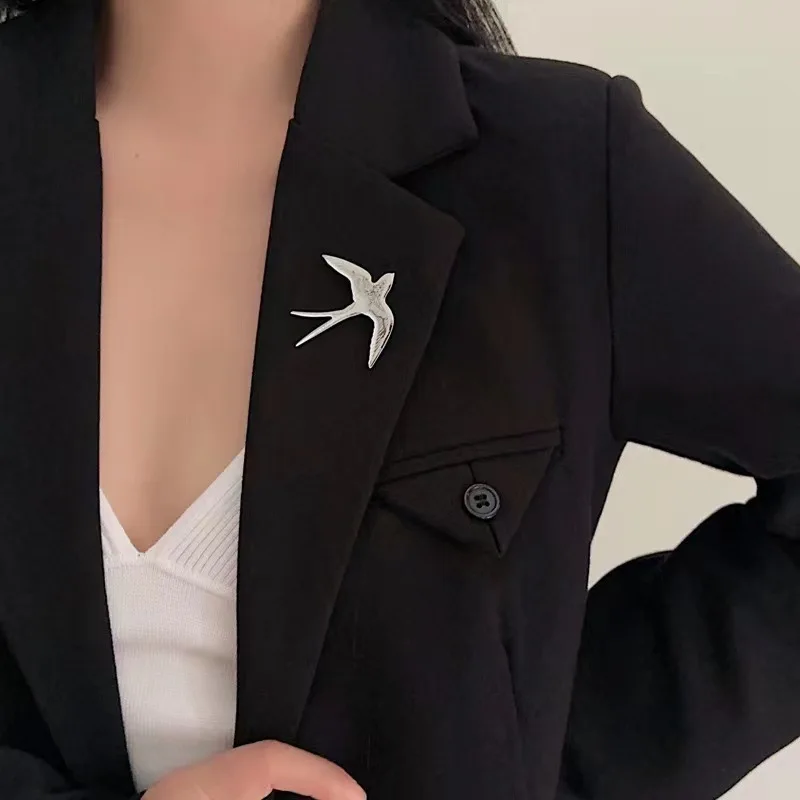 Stainless Steel Swallow Brooch for Women Men Punk Geometric Metal Animal Brooch Pin Suit Decoration Jewelry Accessories Gift