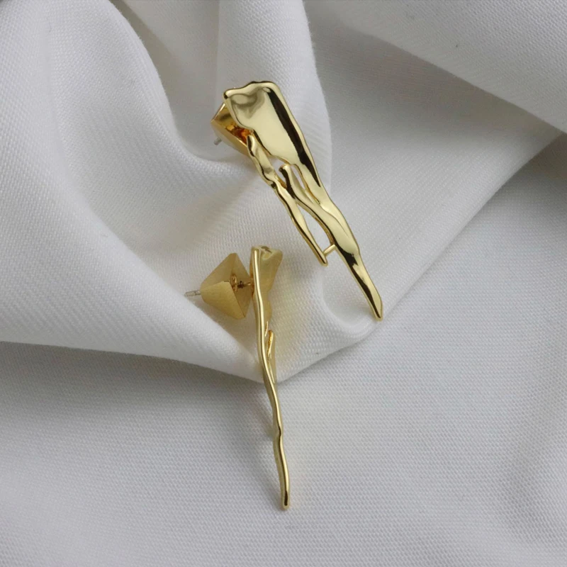 European And American Fashion Exaggerated Metal Geometry Lava Stud Earrings Classic Luxury Contracted Irregular Earrings