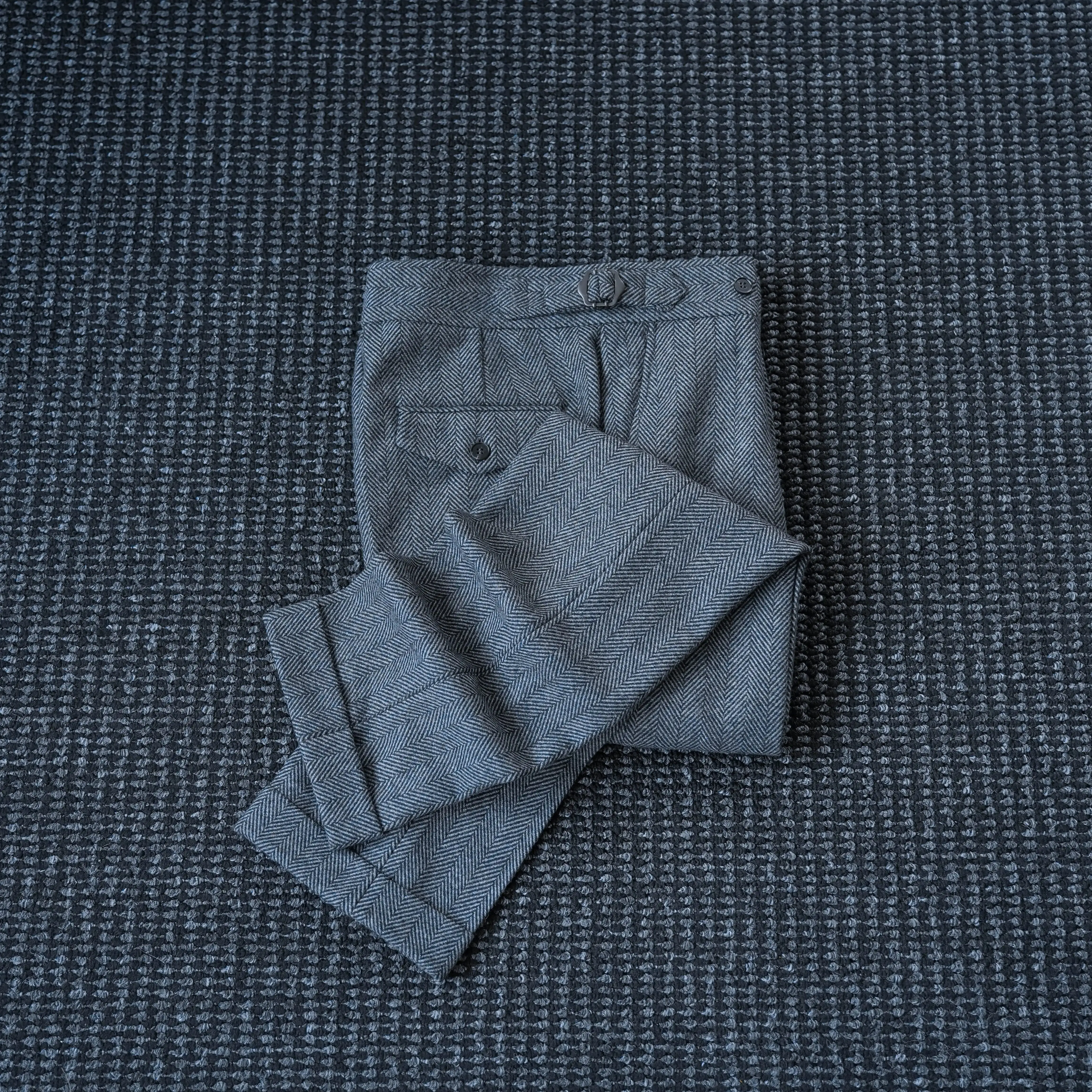 

Мужские брюки прямого кроя с узором «ёлочка», 50% шерсть, в стиле old money, для повседневной носки.